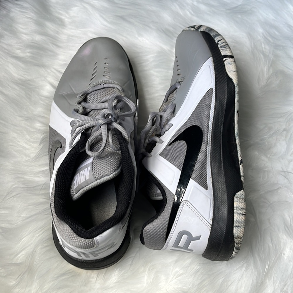 Men’s Nike sneakers size 8.5 US